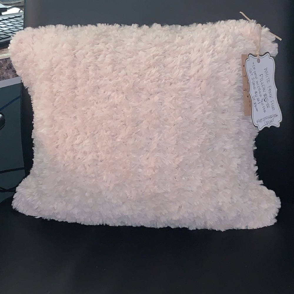🟣CROCHET Faux Fur Throw Pillow